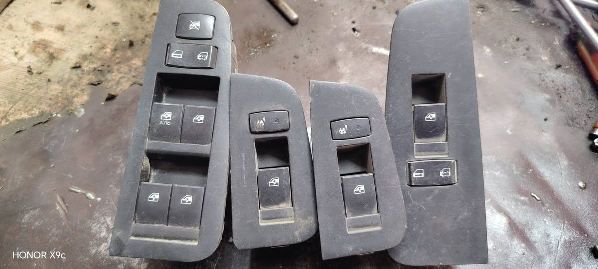 اللهم صلّ على محمد وآل محمد 
 توصيل لجميع المحافظات 
***********واتساب 
تحكم ابيكا تفيصخ
