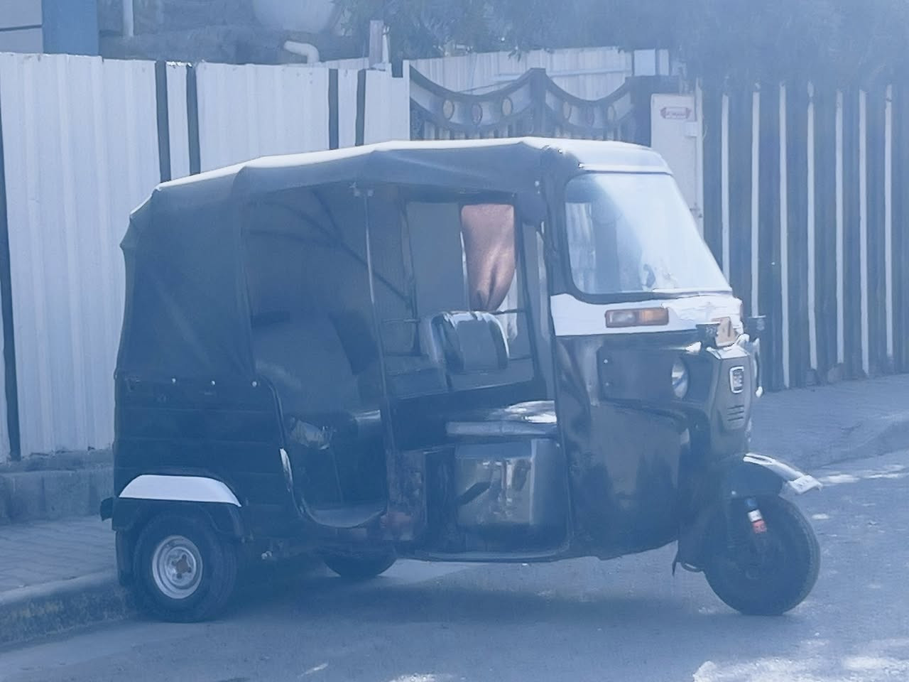 تكتك اللبيع 2017 المكان بغداد جسر ديالى نضيفه مثل ما واظح ب الصور السعر 3600)الرقم ***********
