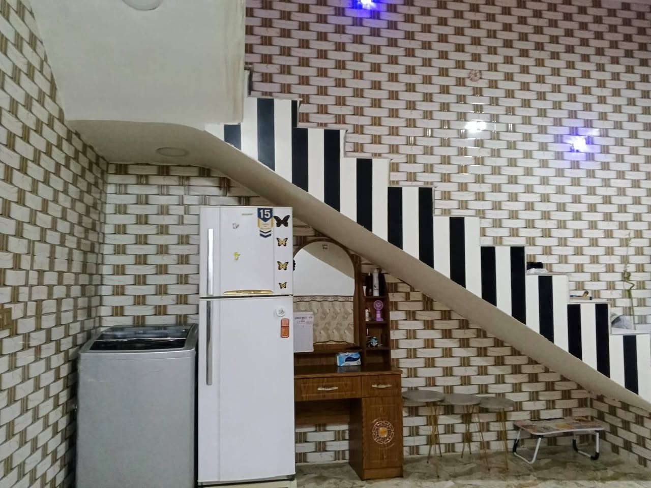 بسم الله ماشاء الله
بيت للبيع المساحه 150 متر
سند 25
يتكون من غرف العدد 2
صاله
استقبال
مطبخ
بالسطح الثاني تكدر تسوي غرفه سويت
البناء بلوك صب كونكريت
بسم الله ماشاء الله على ترتب البيت والنضافه
الموقع طريق المعاره شارع سيد سهيل مقابل ابو غيث الفيتر يبعد خمسين متر عن ابو غيث
السعر 46 بي مجال بسيط للستفسار أكثر اتصل *********** او *********** مراجعة مكتب القمه للعقار الكائن بدايت طريق المعاره قرب الصيدليه الجديده
