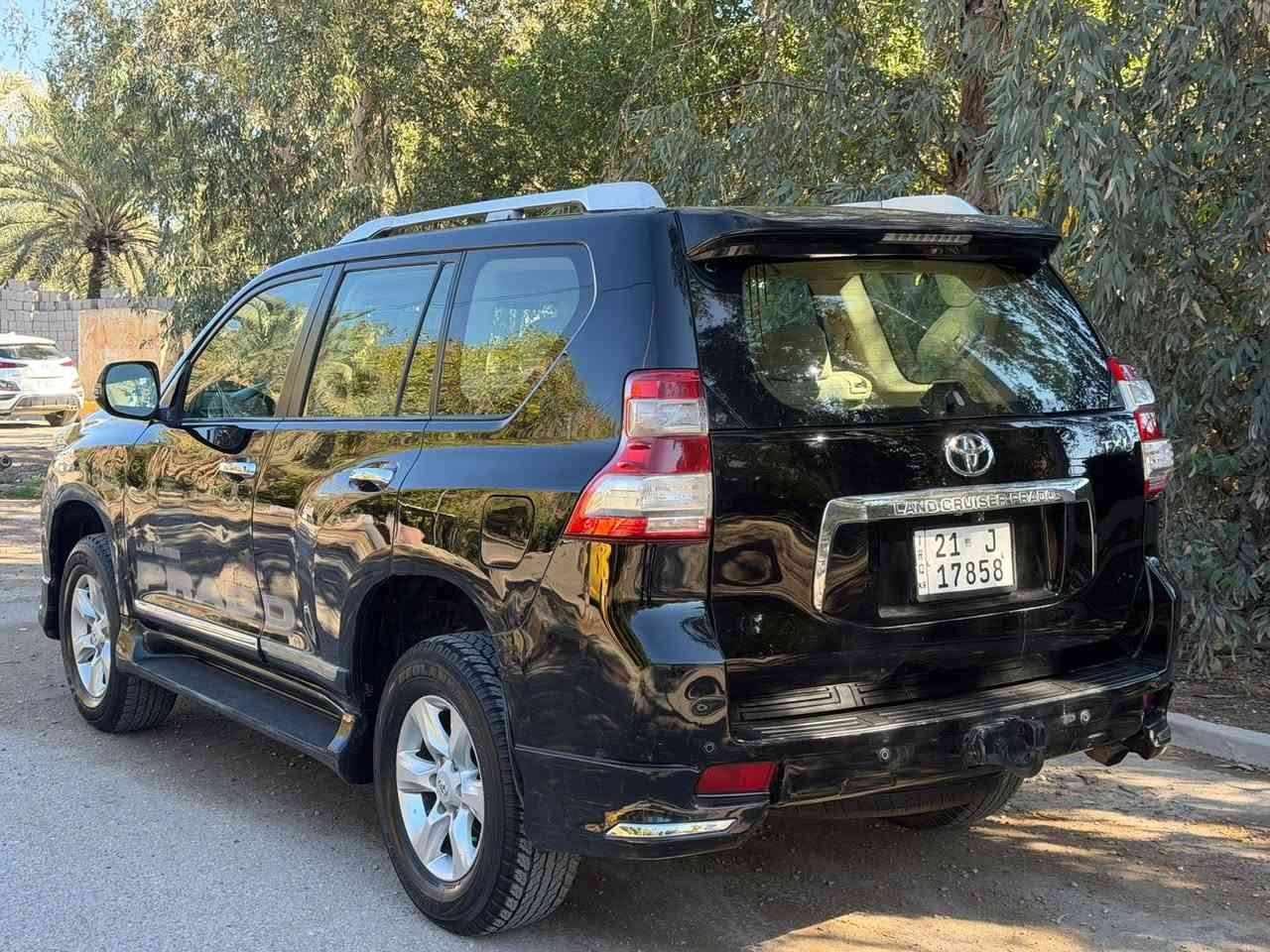 السلام عليكم برادو موديل 2011 معروضه 182 وبيه مجال بسيط رقم سلمانيه باسمي سنويه هزه كله جديد تحويل مباشر مكينه 2700 تبريد ثلج سياره صدر امامي خلفي جديد تخم تاير جديد سياره جاهزه كل نقص مابيه مواصفات سياره 7 راكب 3قطع تبريد فور ويل شاشه كبيره مري شفط اشاير بلمري وبعد بيه هواي مواصفات ((((( سياره بيه صبغ جاملغ امامي + نص بنيد كلير بدون دواخل )))) مكان سياره بغداد الاستفسار *********** خاص مغلق شراي يتصل يالله
