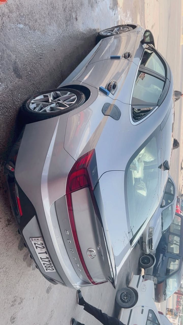 للتواصل عالرقم فقط اسفل المنشور  سوناتا ٢٠٢٣موديل رقم أربيل لون سلفر تحويل للمشتري مواصفاتSel plusفول .المحرك:٢.٥Lتنفس طبيعي٢٥٠٠حجمه 'الضرر جاملغ الصدر+حافه الباب. بدون دواخل'المواصفات':بنورما ـ تشغيل بصمه+تشغيل عن بُعد البوب بصمه•إشارات بالمرايه •رادار امامي+رادارات جانبيه،خلفي•هاند بريك بصمه كشن السايق كهربائي دشبول إلكتروني كاميرا خلفيه دواره اوتو هولد معَ توقف ذاتي انظمه قياده ٤شاشه تدعم ابل كار بلي - مقاعد مخمل معَ تدفئه -فتحه سقف بانوراما صندوق ذكي /بصمه .لايت زينون عالي ناصي عدسه " لد امامي نهاري  بك لايت لد. تبريد قطعتين" للتواصل يرجئ الاتصال علئ الرقم:- أو واتساب***********
