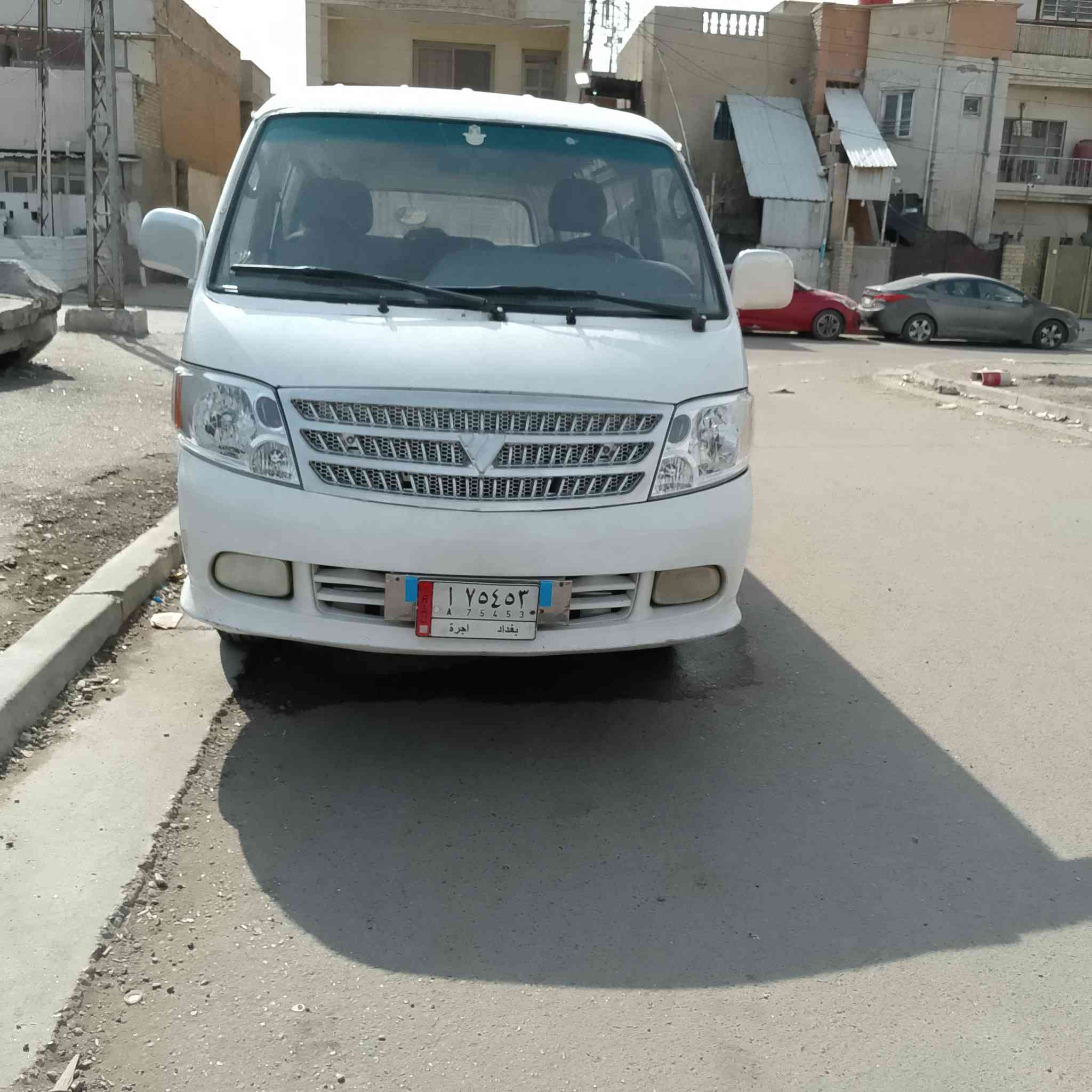 سياره للبيع فتون 2009نضيفه ماتصرف عليهه ربع  دينار  كبل الشارع
***********
