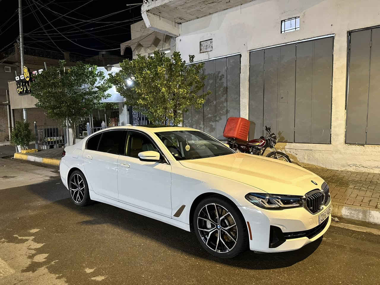 السلام عليكم
Bmw 530i
2021 لوكجري
سياره فول مواصفات دواخل عسلي لايتات محدثه 540i
بدون فلس مصروف ادامه شامله عند وكاله عروش 
سياره وارد امريكي 
بيها
جامرلغ سكن اشويه موضح بل صور سونار(مرفق بل منشور)
واشويه من بونيد طرف سايق كلها طخات بسيطه كلش  
بدون دواخل بدون ايرباك
وباب خلف سايق مبدل بلاد نفس لون  بضبط

ماشيه 58mi 

سياره شماليه وباسمي تحويل ثاني يوم او وكاله 

سعرها 320 وبيها مجال للشراي 
***********
اخوان سياره كلش كلش نضيفه وبل حقيقه بعد احلى لعابه ماشاء الله رجأ ميعرف  اسعارهن ليكسر بحلال ناس
