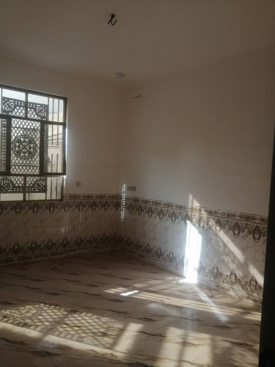 بيت للبيع مساحة ١٠٠متر كربلاء المقدسة حولي ابو مهدي المهندس منطقة الشبانات سعره ٥٣وبي مجال لاستفسار أكثر الاتصال على الرقم ***********
