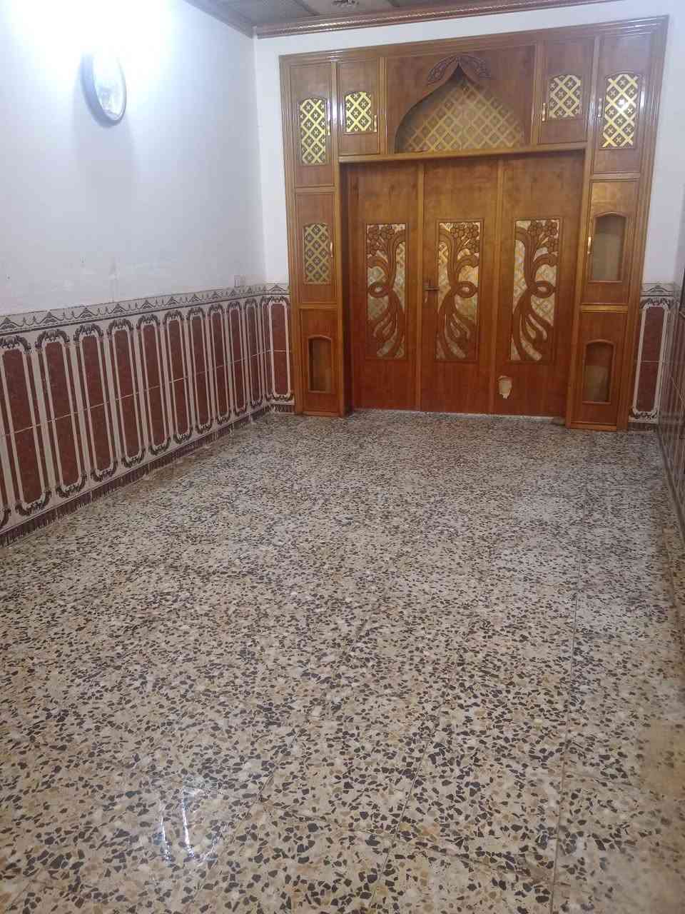 بيت..للبيع .... طابقين.. ((المساحة ١٧٠ م ...))طويريج الجمعيه على شارع مع منظومة كاميرات..طابق اول غرفه  استقبال  أرضي مع صحيات  والطابق الثاني غرفتين أحد الغرف نظام سويت المجمع ٣. غرف طابو سند 25
بيت جديد 
((سعر 90ملبون ))مع المجال
مندوبه ضحى احمد للعقار 
تواصل واتساب 
‏‪***********‬‏
