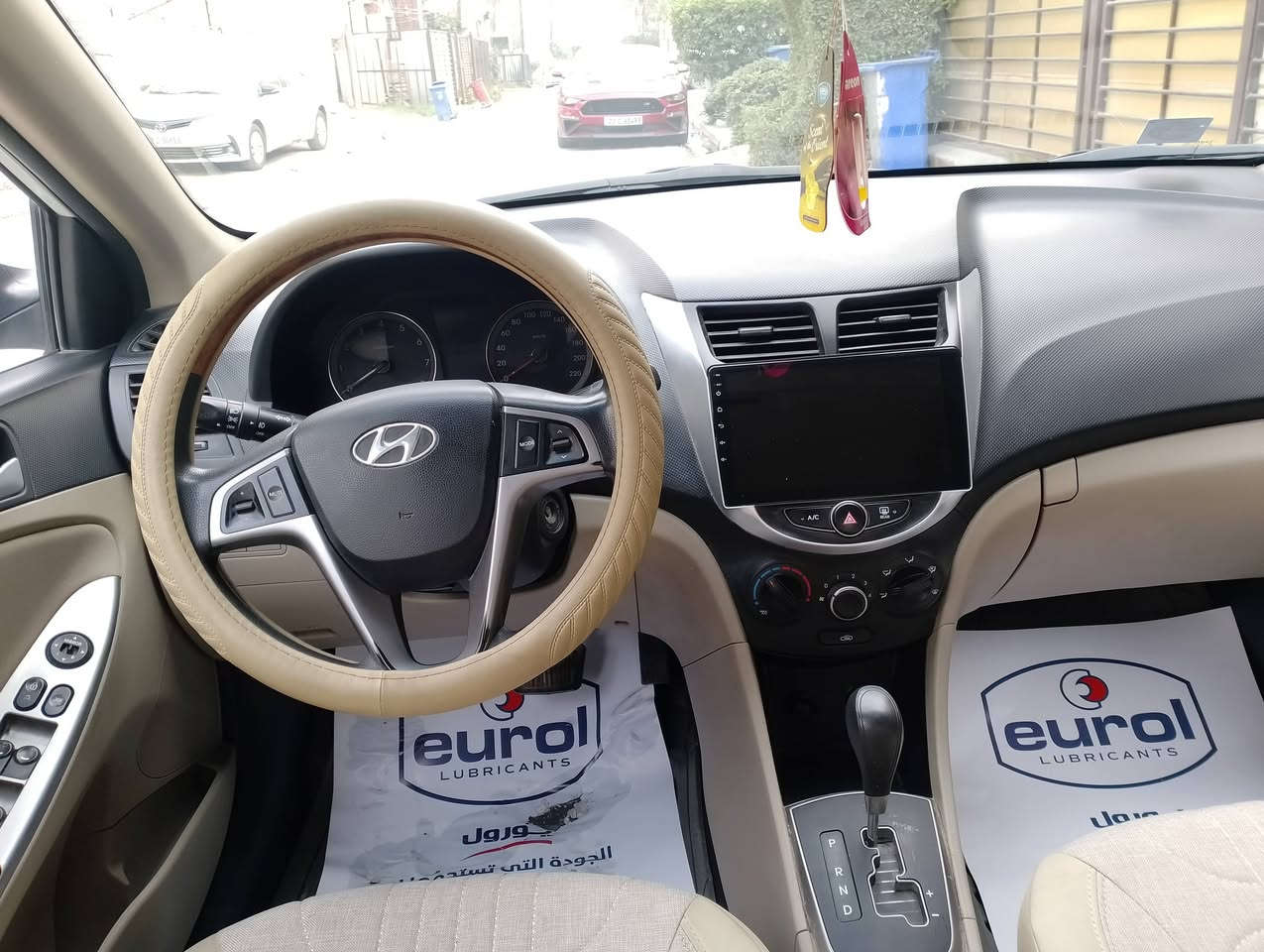 السلام عليكم اكسنت 2016خليجي رقم بغداد جديد ماشيه 70سياره جديده كلش محرك 1600صدر تبريد كله جديد مكينه كفاله بدون فتح سياره مكفوله بدون صبغ بدون فتح بيها رصعه باب السائق عله وضعها سعرها 120وبيها مجال ***********
