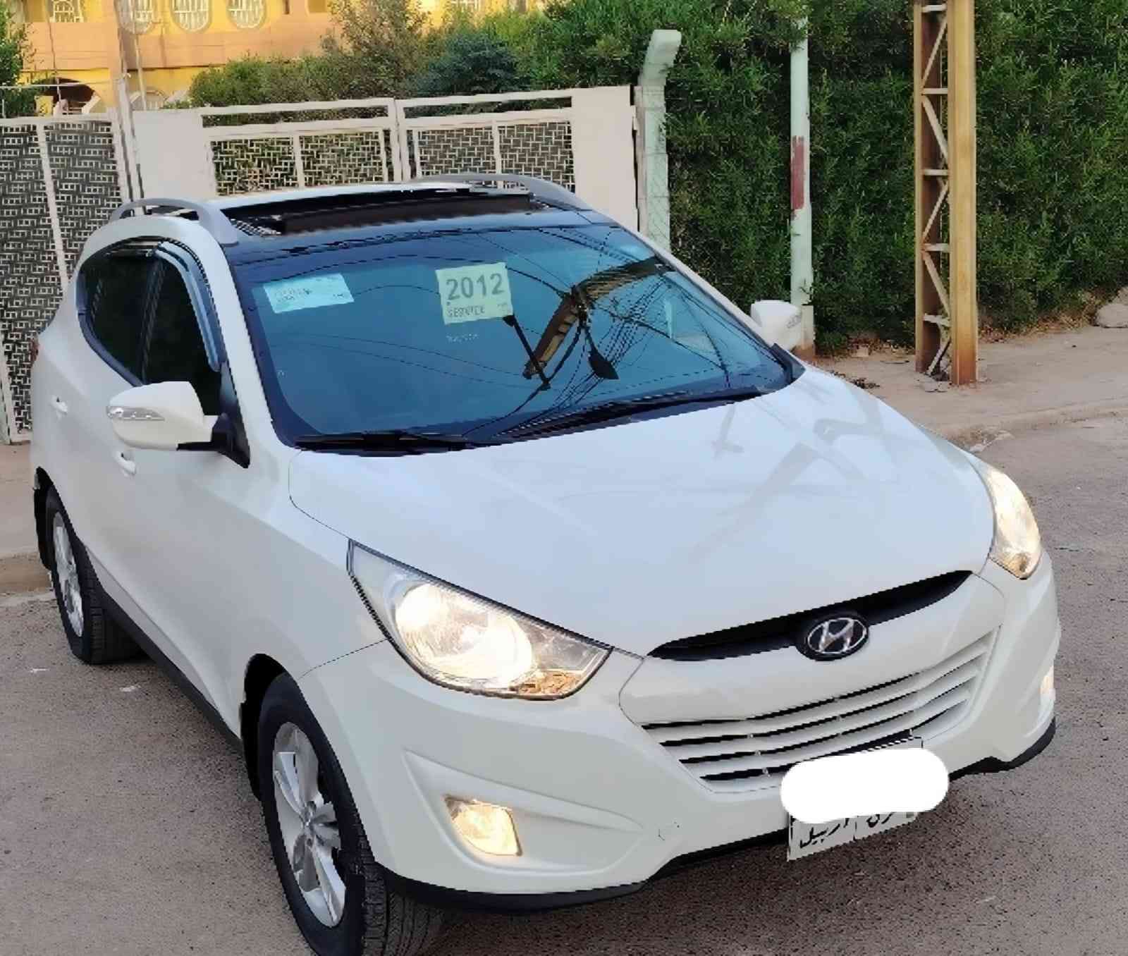 توكسن 2012
خليجي مكفول من الصبغ والدعم والتبديل 
فتحه سقف بانرواما
تحكم ستيرن 
شاشه وكامره خلفيه
محرك ٢٠٠٠ دوش المغروب
ويل كب حجم ١٧ 
اطارات بحاله ممتازه 
بطاريه جديده 
السياره بحاله ممتازه 
للاستفسار الاتصال على الرقم 
***********
