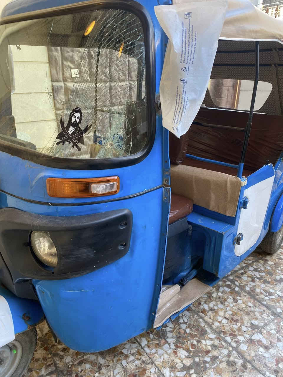 تكتك للبيع الموديل ٢٠٢١مرقمه بيها طخه بل الالغد بارد تكتك جاهزه للشارع كبل السعر ٧٥٠٠ وبيها مجال ***********المكان بغداد حي القاهره
