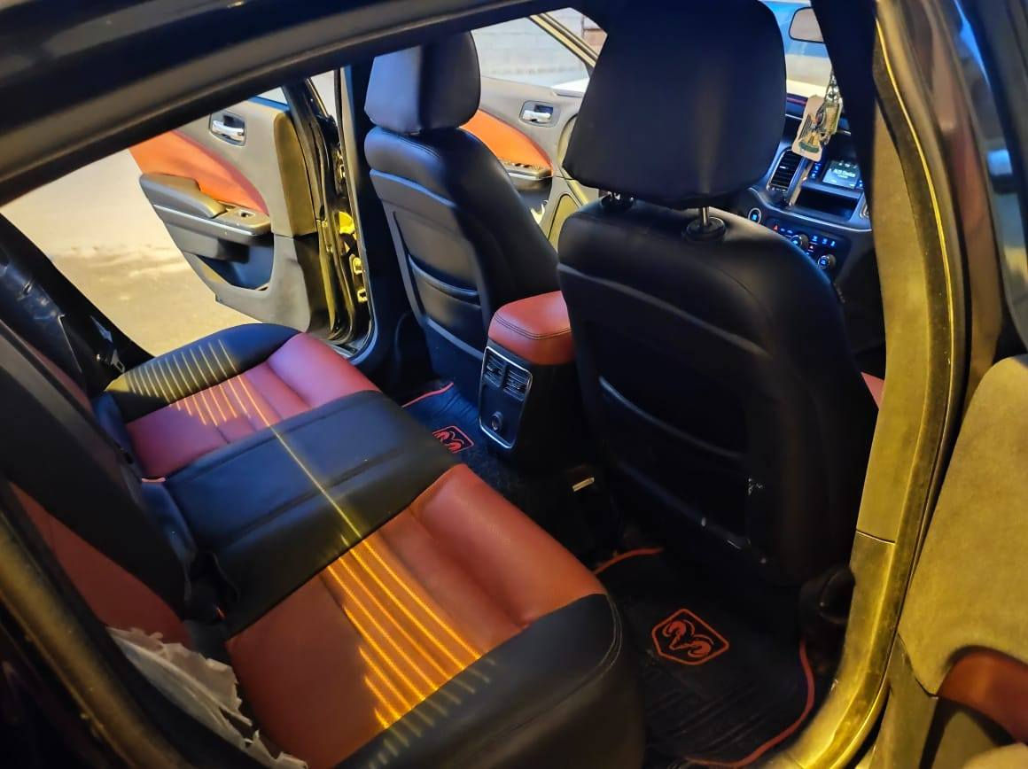 السلام عليكم ورحمة الله 
جاجر موديل 14 
علماً اسياره بسمسي
سنويه الى 2029 نفاذ
وارد كندي حادث خشم 
چاملغ وبنيد في كنده
بلعراق قطعتين تعديل 
وصبغ بصيط لباقي كفاله
سياره جاهزه من كل نواحي
مكان سياره لگرنه شرش 
السعر 145 وبيه مجال 
اني مكلف بنشر بلعباس 
الاستفسار صاحب سياره
***********
