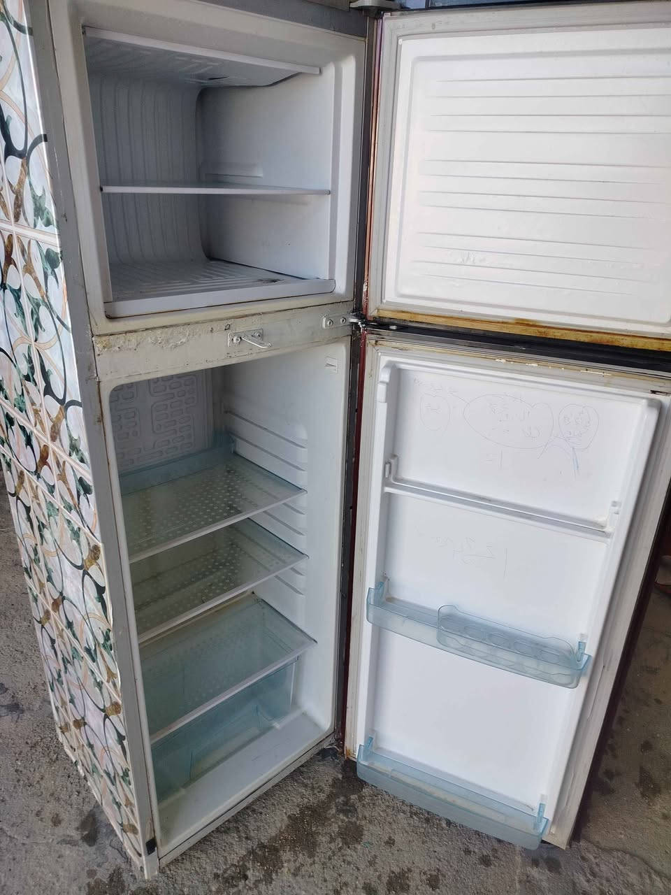 العنوان العمارة/ منطقة الماجديه/ لتواصل على الخاص او واتساب *********** Singapore
