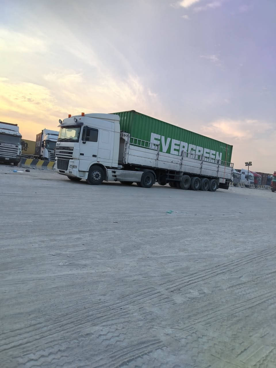 السلام عليكم البيع داف موديل 2002 رقم دهوك اب اسمي اني الشرعي شنويه الراس وحد والعرابانه وحد يعني رقمين كل رقم وحد مكاني الموصل *********** ابيع رأس وعربانه كامل والاستفسار التواصل على الرقم *********** ال اسيا واتساب فقط
