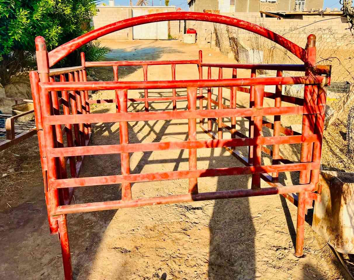 سلام عليكم محجر البيع تفصال السعر ٣٥٠
وبي مجال رقم الهاتف ***********
