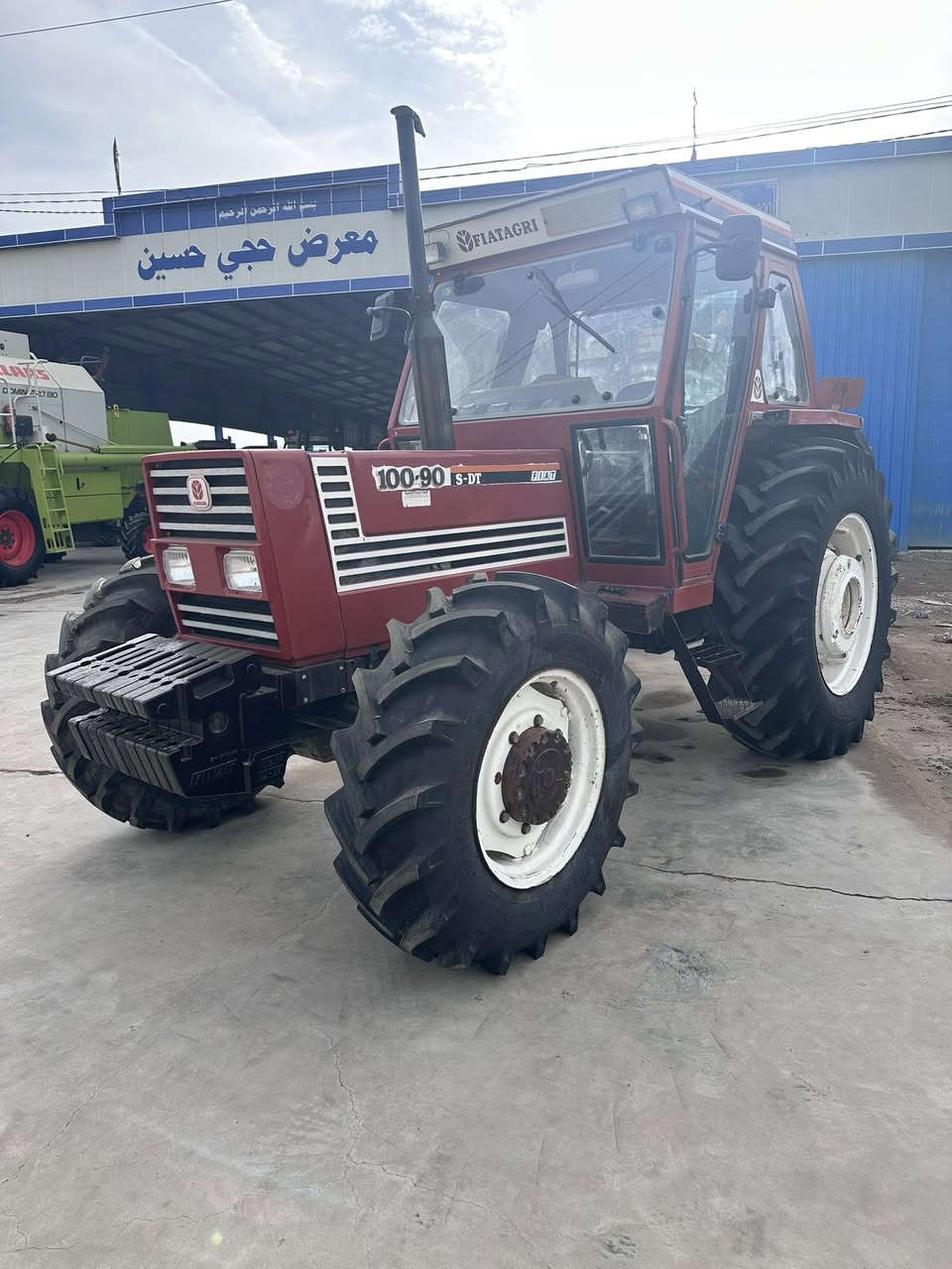 #معرض_حجي_حسين
يوجد جميع انوع الساحبات الزراعية 

بمختلف  الأحجام           واسط الزبيديه 

                   

#فيات_ حجم 100

فول مواصفات 

مكفوله من الصبغ 

رقم واسط تحويل مباشر 

***********/***********
