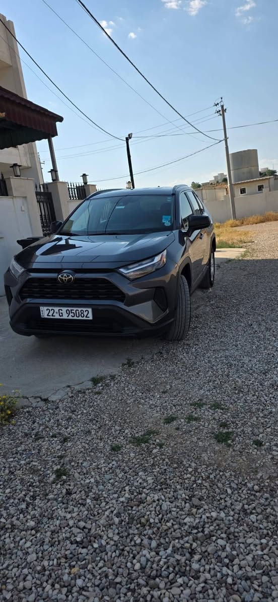 toyota rav4 2023 le بەنزین
کلین تایتل بەبێ سبوغ
یەک دەرگای پشتەوەی لای سایەق کەمێکی تەعدیلە بەبێ سبوغ بەبێ ناو گرتن
لەگەڵ یەک ملاحەزەی شوخت 
تەنها 36000 مایل ڕۆیشتیە
بەبێ ئێرباگ و بەبێ داخلی
سەیارەکە مالی دۆستە زۆر پاک و خاوێنە لەسەر دەقی خۆیەتی
دەبڵ ئەکسڵە
وەکالە و بەناو کردن و غەرامە بەشەرت
شوێن ناحیەی ڕوڤیا لە ئاکرێ
*********** اكر, نينوى

