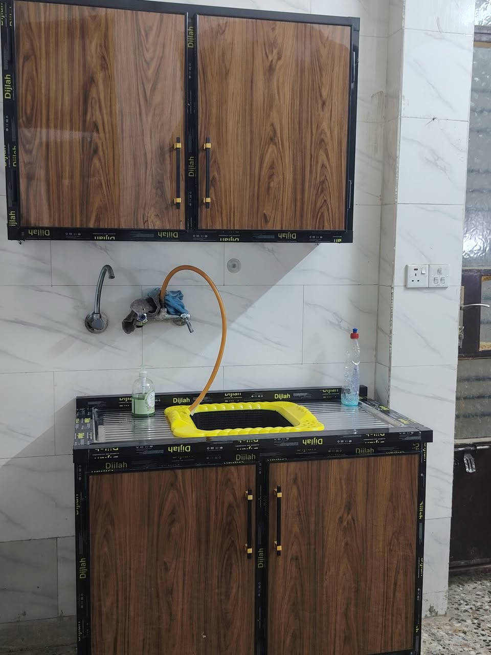 كاونتر تفصال جديد مستخدم اسبوع سعره 300 قفل تكمه نضيف كلش السعر ثابت
مكاني بغداد البنوك 
***********
