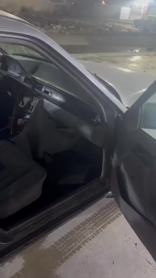 مارسدس موديل 1992 للبيع مكينه بطه  السعر 27 ورقه
العنوان البلديات نهايه شارع المصرف


**إذا كنت صاحب هذا الإعلان وتريد حذفه لأي سبب، رجاءا أرسل رسالة إلى الدعم الفني**