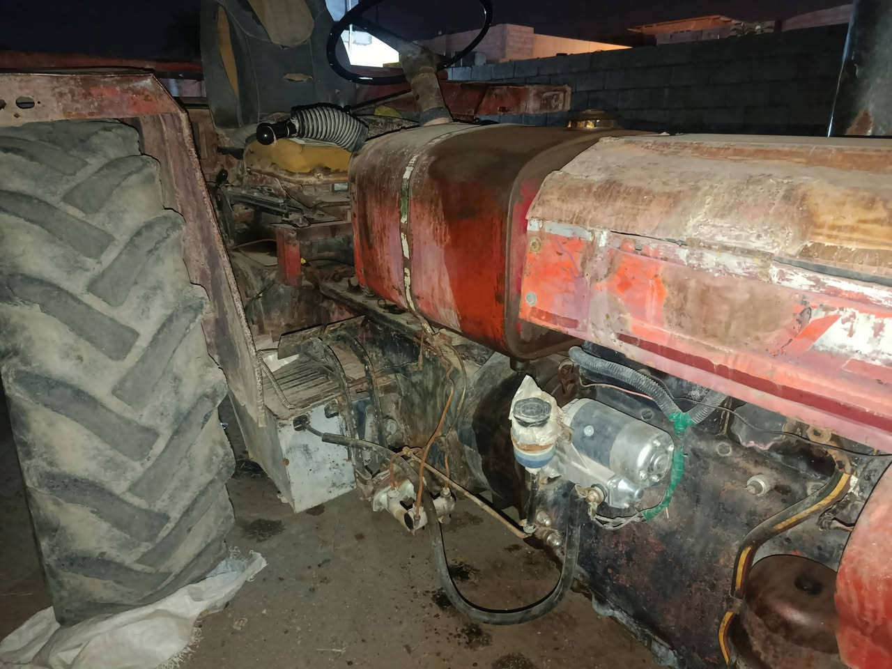 سلام عليكم عنتر للبيع 71 نضيف العنوان الرمادي استفسار.   رقم.   ***********
