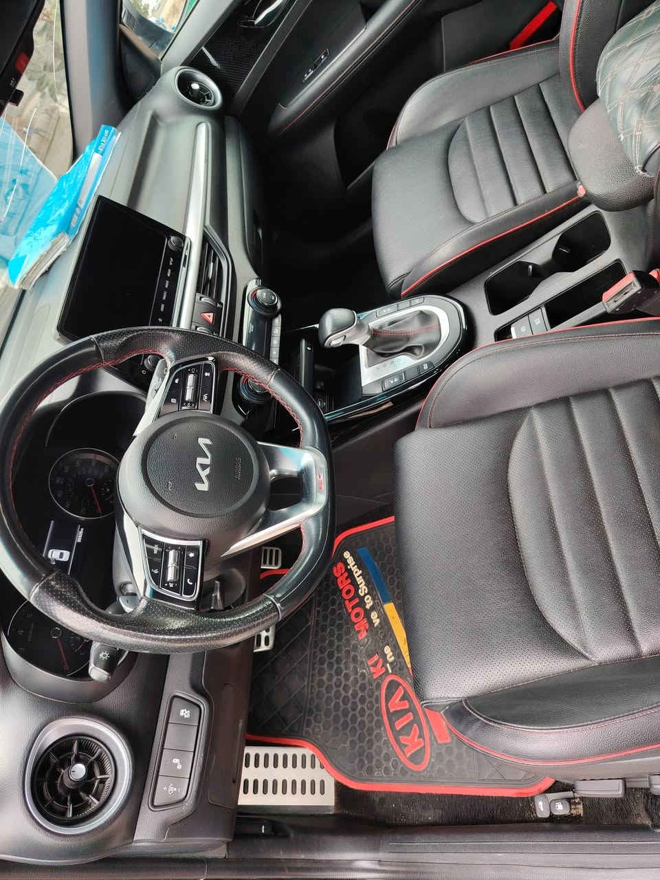 سلام عليكم
فورتي (2023) 
فئة (GT)اعلى فئة بلفورتي
محرك 1600 تيربو
201حصان 
كير DCT دبل كلج 7 نمر 
ماشيه (35) الف 
 لون مميز 
     موصفات 

بصمة تشغيل + ابواب وصندوق + تشغيل عن بعد
2 . ⁠رمز الGT مختم بكل مكان 
3 .شفتات ستيرن 🚀🚀
4 . شاشة كبيره مع نظام 
تشغيل ابل كار بلي
5 . واندوريد اوتو
6 . كامره دواره وضعيات عدد 2 
7 . انظمة قيادة
سمارت + سبورت + نورمال 
8 .كشنات جلد حضن مطرز احمر مع علامه  GT
9 . نظام سماعات (هارمن كاردن)🎤🎧
10 .لدات 
11 . قطعتين تبريد 
12 . شحن وايرليس 
13 . دركه D شكل رياضي 
مع ختم GT 
14 .حساسات خلفيه مع جرس تنبيه 
15 . رادارت جانبية+ امامية + تحديد مسار + كروز سرعه 
16 . قيادة ذاتيه
17 . اوتو هولد + هاند بريك بصمه 
18 . نقطة عمياء 
19 . كات دوسات جانبية بلادية 
20 .دبل اكزوز
21 . ويل كب كروم حجم 18 رياضي 
22 . تدفئه + تبريد كشنات 
23 . فتحة سقف 
حادث سرقة جاملغ وبندين صبغ بدون دواخل بدون ايرباكات كلة سليم 
السعر ‼️ 165 ‼️
