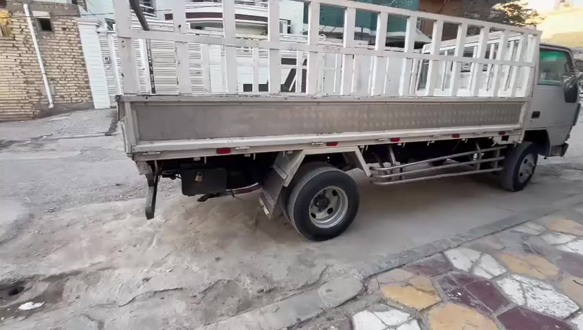 سلام عليكم كنتر مسيوبيشي 1991 كنتر عظم  مكاني ميسان العمارة اي مواصفات الاتصال على الرقم ***********
