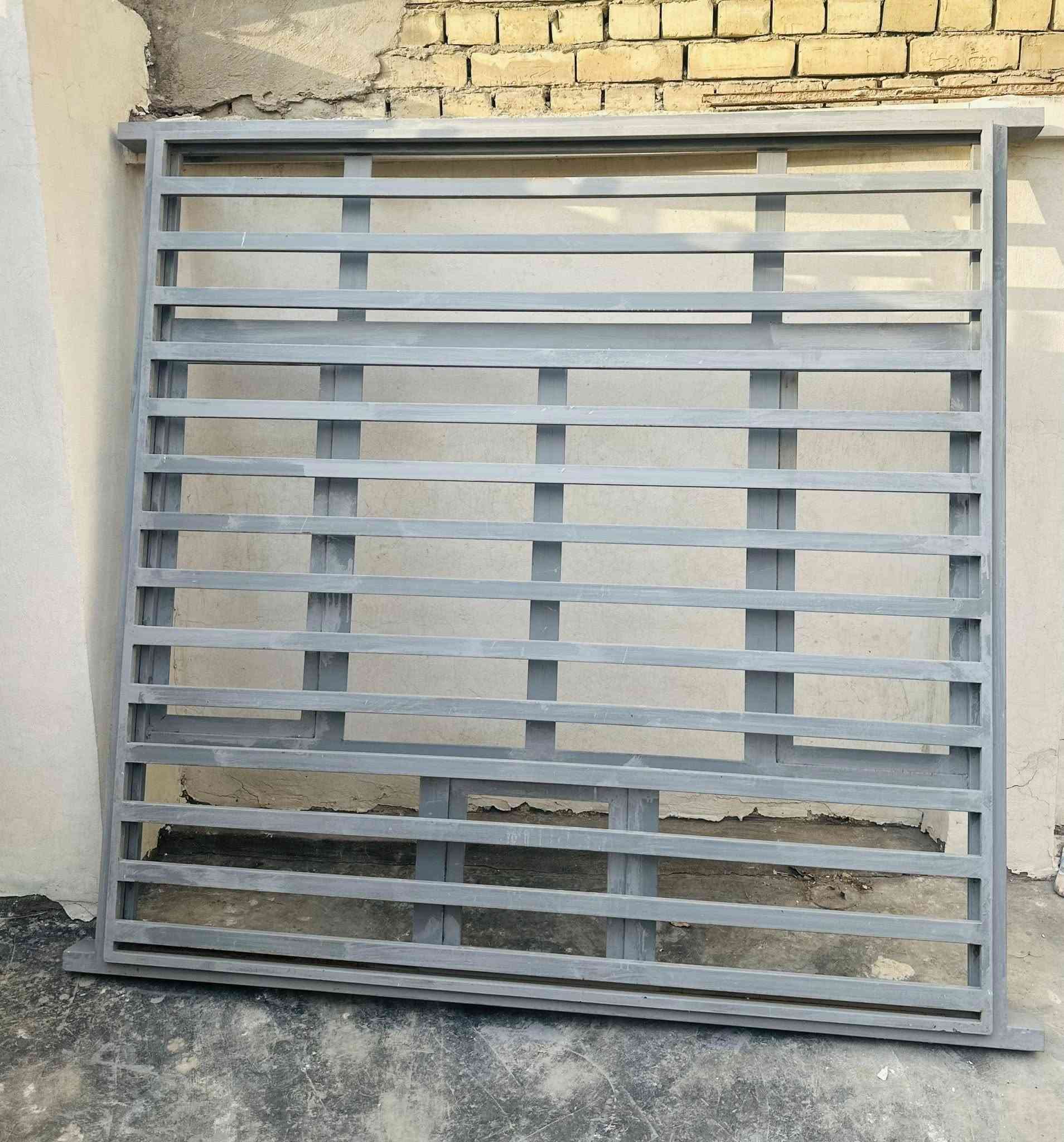 شباك جديد غير مستخدم القياس 180في 180
نوع الحديد 2مليم 
السعر 175وبي مجال
للاستفسار ***********
