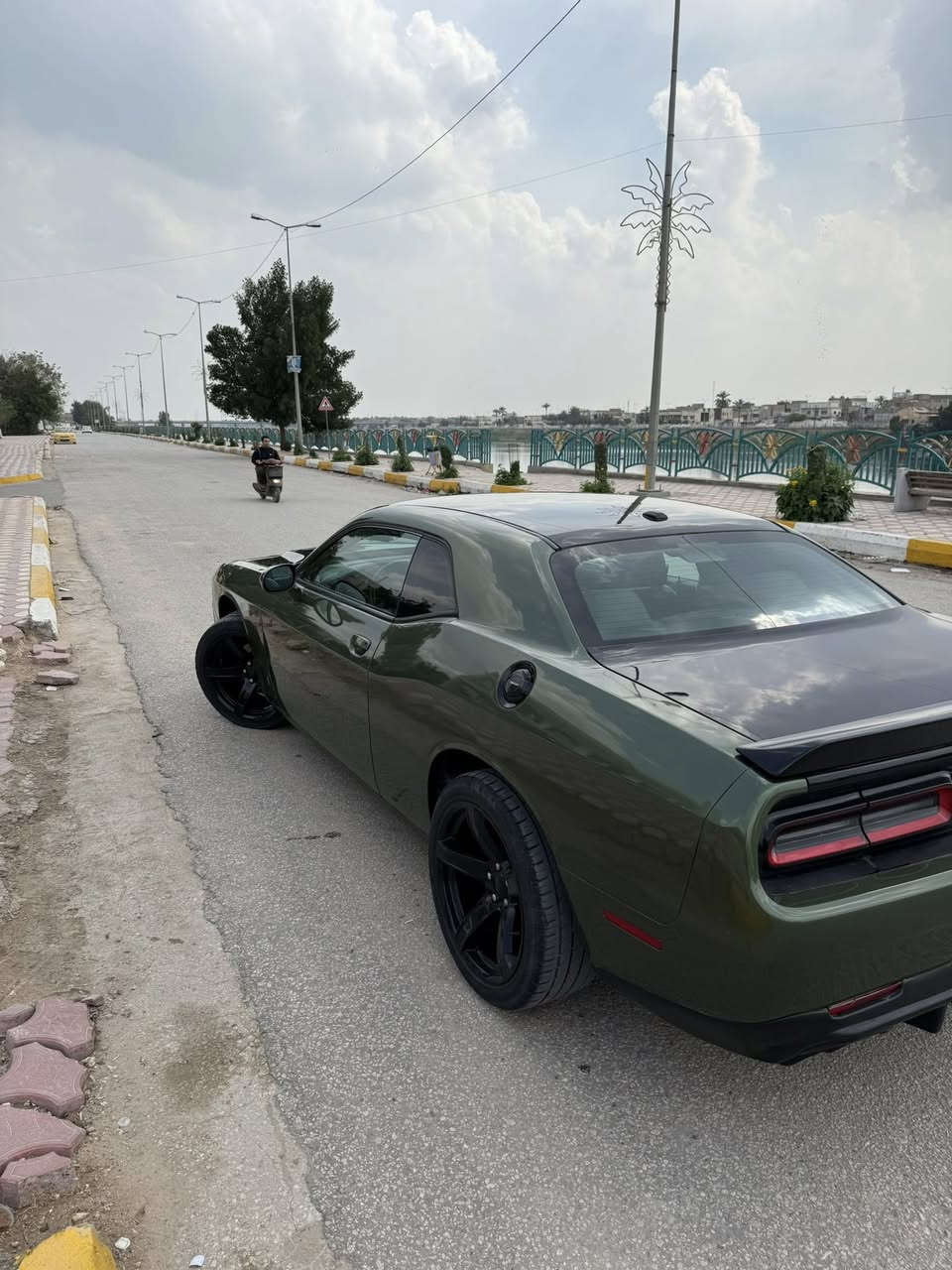 السلام عليكم
جالنجر  وارد امريكي – بجم كبس شرط بدون حادث سيارة
بيه قطعه كلير وحده جاملغ ايسر خلفي
سيارة نظيفة جداً بحالة ممتازة، 
مناسبة للاستخدام اليومي مع أداء قوي واعتمادية عالية
المواصفات:
الموديل :2018
الفئة: SXT
المحرك: V6 سعة 3600 سي سي
العداد: 66 ميل 
تشغيل عن بعد 
سيارة ألون مميز تو كلر اصل سيارة لونين 
رقم: بغداد 
تو ويل سيارة 
الملكية: باسمي، تحويل خلال يوم واحد
الحالة: مكينه كير حداديه مكفوله سيارة 
عليه إدامة كامله 
السعر : ١٧٣$ بيه مجال قليل 
 وبراد جديد 
سنوية مجددة لغاية 2030
موقع السيارة:
كربلاء _ الحله
للاستفسار:
***********
