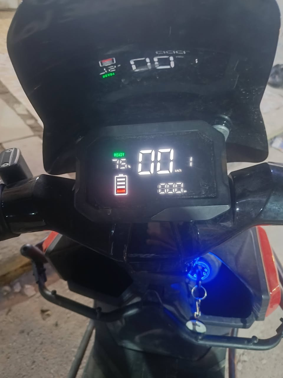 دراجه شحن وينلي ملف 2500 دراجه تخبل مواصفات حلوه تمشيك 60 كيلو ب الشحنه الوحده شحنها غير من الله  ما صار شهر من جايبها سبب البيع محتاج فلوس مكاني زعفرانيه *********** سعر 850 الف جايبها اني بلميون و150
