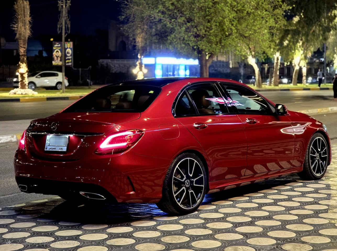 تم تنزيل السعر بيع مستعجل
مرسيدس c300 عليها كت AMG بلادي شركه موديل 2021 السياره جديده جداً بحالة الشركة كفاله كير مكينه صدر البدي شخط مابي حادثها بنيد ومبدل بلاد يعني قطعه وحده فقط فول مواصفات
مكينه 2.0 تيربو 4 سلندر كشنات جلد  مشمشي بنوراما شاشه جبيره نضام ملاحه داخل صاج ملكي كامره خلفيه دواره سستم سماعات برومستر
كشناد كهرباء الامامي تدفئه خزن ميموري لدات 64 لون رادار امامي خلفي نقطة عمياء بصمة تشغيل بصمه ابواب صندوق كهرباء لايتاد LED 8 عدسات بك لايت لد شحن واير ليس السياره جديده وجاهزه من كلشي رقم بغداد تحويل ثاني يوم مكانها بغداد 260 ورقه للاستفسار ***********
