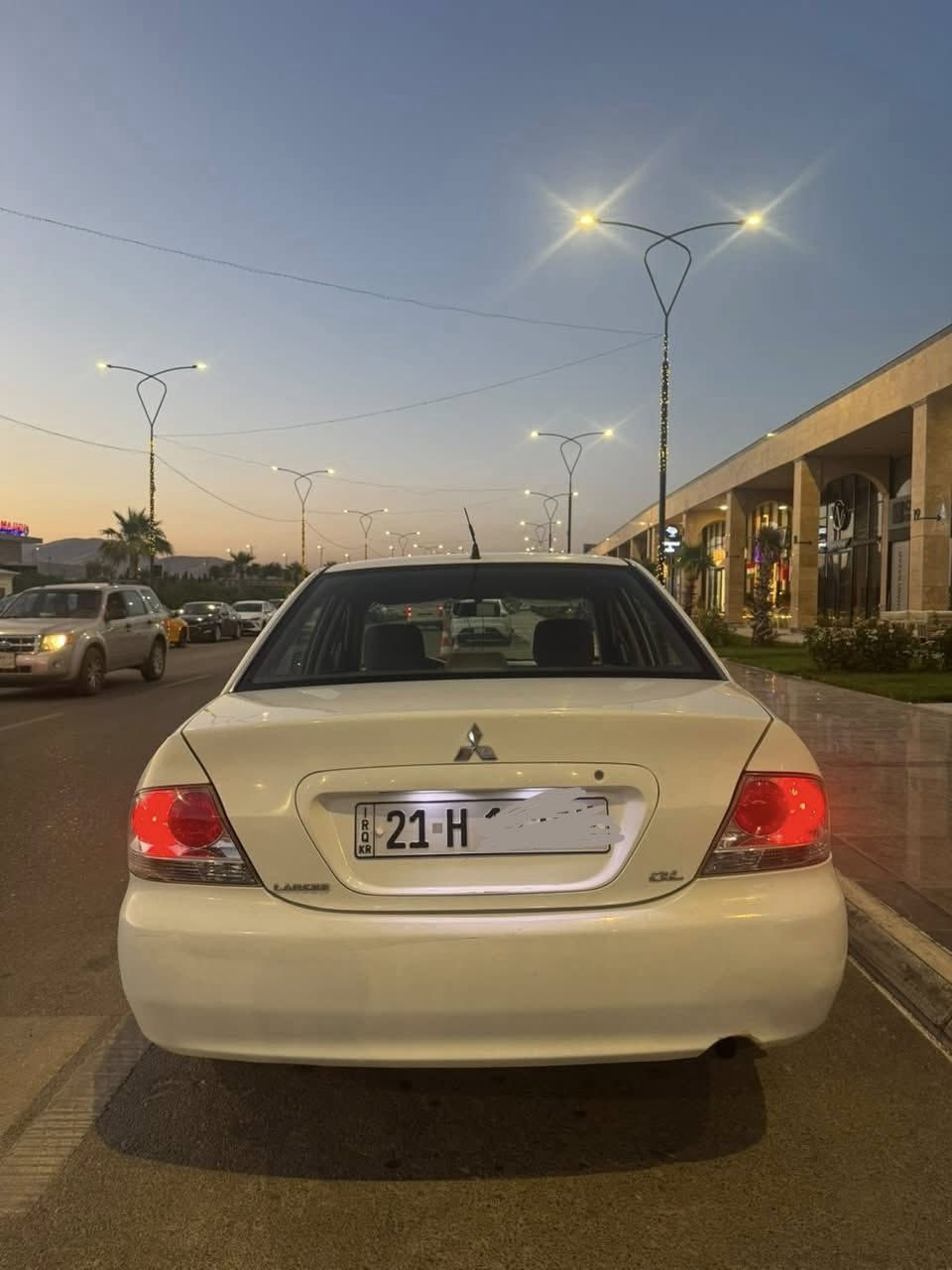 السلام علیکم برایان 
سەرەتا بە ناوی خوا 
لانسەر ٢٠٠٧ 
ڕەنگی سپی 
دوو پارچەی هەیە 
پەڵەیکیشی هەیە 
سەیارەکە نموونەیە لە جوانی ماشاللە 
جایزە و ڕەقەم و سەنەوی تازەیە 
مەکینە بچووکە 
سەیارەکە ناوی نەگرتووە 
گێر و مەکینەی بە شەرت و زەمان 
بۆ نرخ دەتوانن نامە بنێرن


**إذا كنت صاحب هذا الإعلان وتريد حذفه لأي سبب، رجاءا أرسل رسالة إلى الدعم الفني**