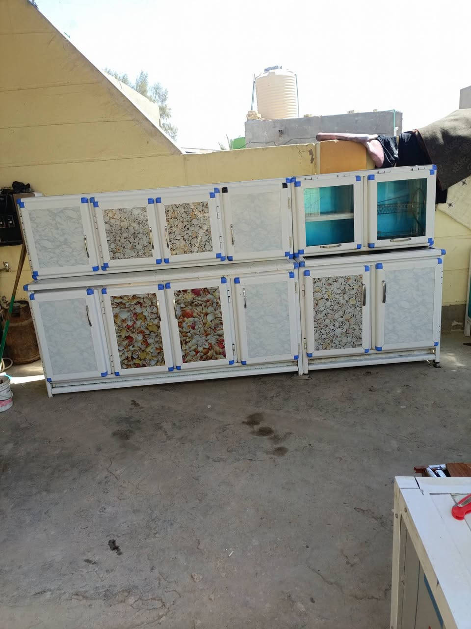 كاونترالكريمي 3قطع سعره 270  نضيف وتسكام
الابيض سعره 290  4 قطع نضيف وحطاطه  
مكان بابل لكفل ***********
