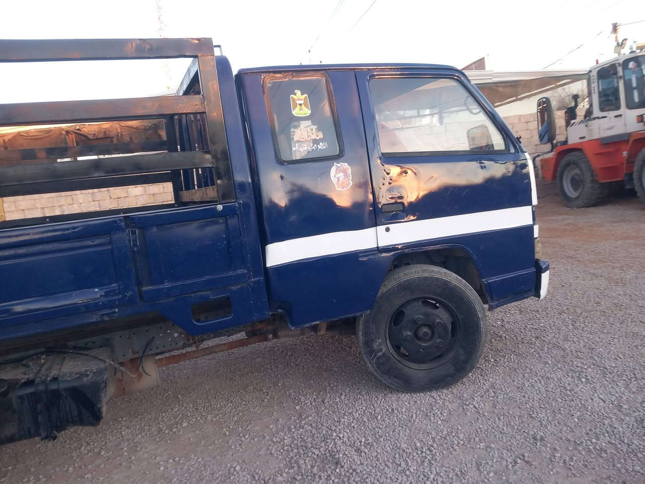 السلام عليكم اخوان سياره البيع موديل 1996 رقم الانبار تحويل مباشر سياره جاهزه من كلشي محرك وكير كيه ام عيون سعر 55 وبيهه مجال عنوان الانبار رمادي جزيره خالديه ***********
