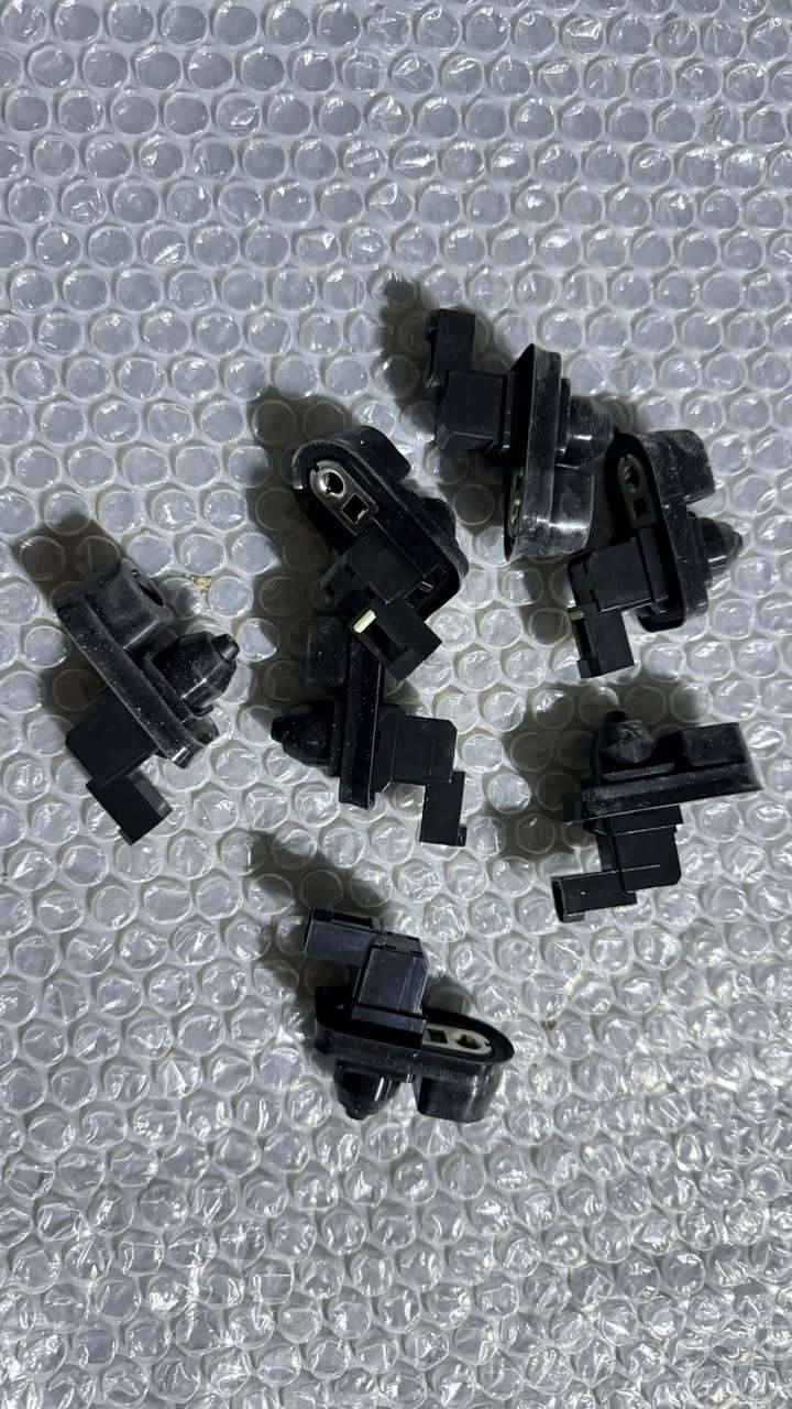 يتوفر قطع غيار همر h3
يتوفر توصيل كل محافظات العراق 
اتصل راسل واتساب ***********
