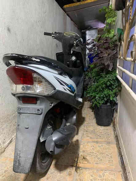 السلام عليكم  الدراجه مختمه كهربائيات المحرك ما مفتوحه  الكفرات بلادي نضيفات شويه خدوش والدراجه مرتبه امانه الله وهذا الرقم *********** وتدللون  بي واتساب العنوان صدر القناه العلاج الطبيعي بغداد
