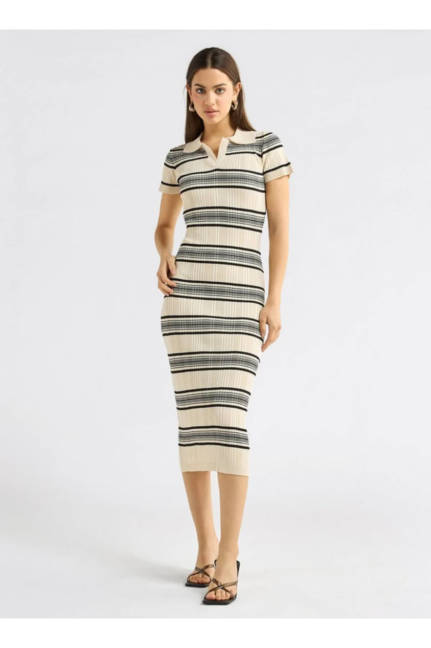 السلام عليكم عندي هذول الفساتين للبيع لبس قليل الي تريدهم تراسلني السعر 5 آلاف


**إذا كنت صاحب هذا الإعلان وتريد حذفه لأي سبب، رجاءا أرسل رسالة إلى الدعم الفني**