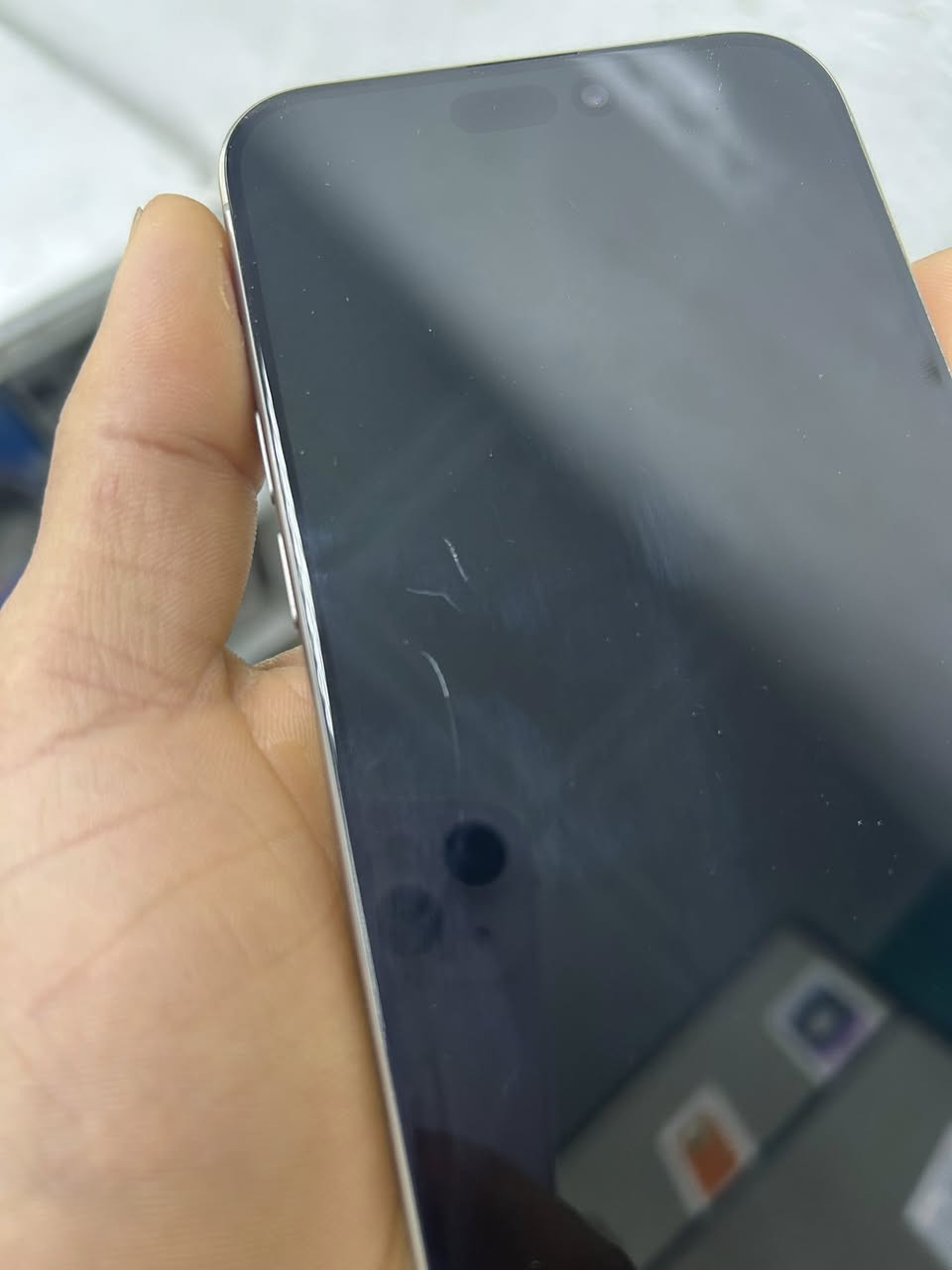 ايفون 15 برو ماكس
نظيف الجهاز بطاريه 88 ماستر AAA
ذاكرة 256 
مشحون 400 مره 
مكاني بغداد ***********
