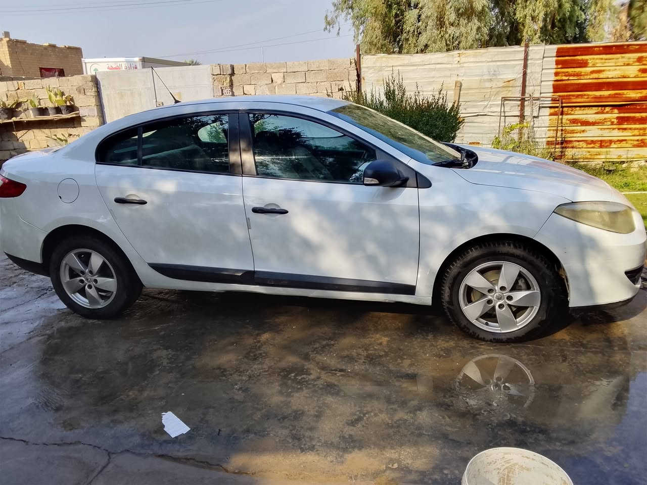 السلام عليكم 
رينو فلونس 2013
السعر 66
للبيع فقط 
*********** واتس
