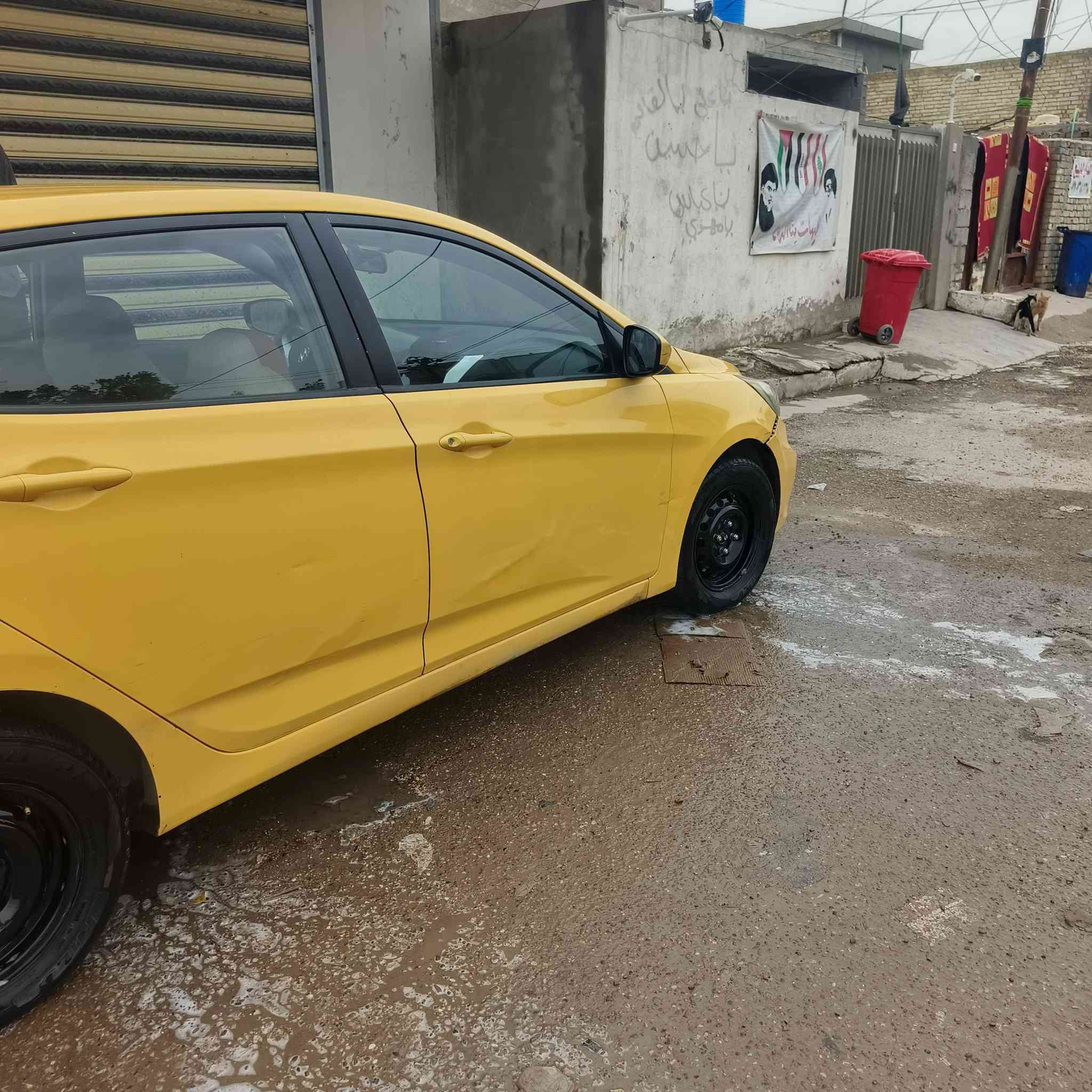 السلام عليكم
اكسنت هاش باك 2013
وأرد كندي حادث جاملغ خلفي وتعديل بدون تبديل مكينه بدايه تبخير 1600 جيتي اي سياره بسمي سعر 68 بيه مجال 
***********
