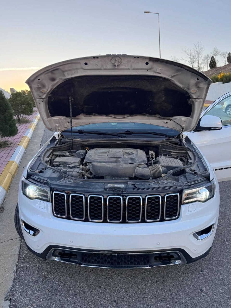 جيب لمتد خليجي – موديل 2020 | نظافة عالية جداً جيب لمتد خليجي كلين تايتل
السيارة *بدون أي صبغ* ومكفولة من **الصبغ، الشاصي، والمكينة**
نظيفة جداً وتفحصها يرضي

💎 ســعــر ✅ ::  الــرد تلقائي📮

**المواصفات:**

* ماشية: **58,000 كم**
* دبل **4×4** مع **مودات أوفرود**
* رادارات أمامية وخلفية
* حساسات أمامية وخلفية
* كاميرات أمامية وخلفية
* كشنات أمامية **تسخين + تبريد + خزن**
* كشنات خلفية **تسخين**
* سكان هيتر
* شاشات أمامية وخلفية
* لايتات **زينون + LED**
* سقف **بانوراما**
* مرايات كهرباء مع **شفط + تسخين + رادار**
* صندوق خلفي كهربائي
* دخول ذكي وتشغيل عن بُعد
* جنوط قياس **20**
* **بدون ايرباكات**
* السيارة **نظيفة كلش** وجاهزة للاستخدام
* 
رقم صاحب السيارة
***********
