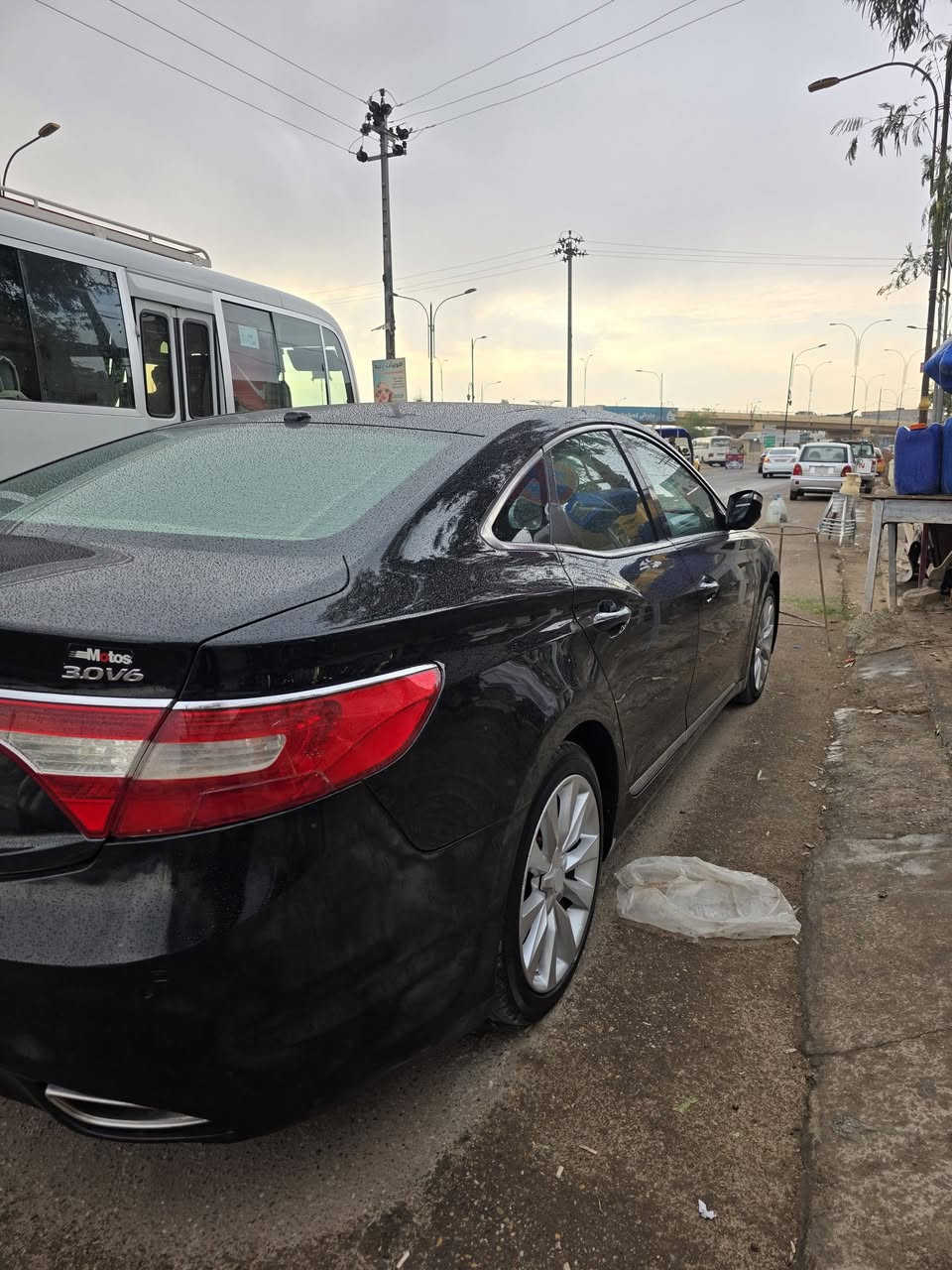 ازيرا 2012 ///3000v6
فول مواصفات
بنوراما
حساسات 
كشن كهربائي 
كشن جلد 
تحكمات استيرن
برده خلفيه وجانبيه بلادي 
شاشه وكامره 
ضررها تبديل جاملغ ايسر بلادي وشبر من هلال خلفي ايمن 
كير محرك شرط 
شرط تحويل وكاله رقم سليمانيه كلشي جديد 
سعر 122 بي مجال بسيط او مراوسه حسب قناعه 
*********** واتساب 
مكان كركوك
