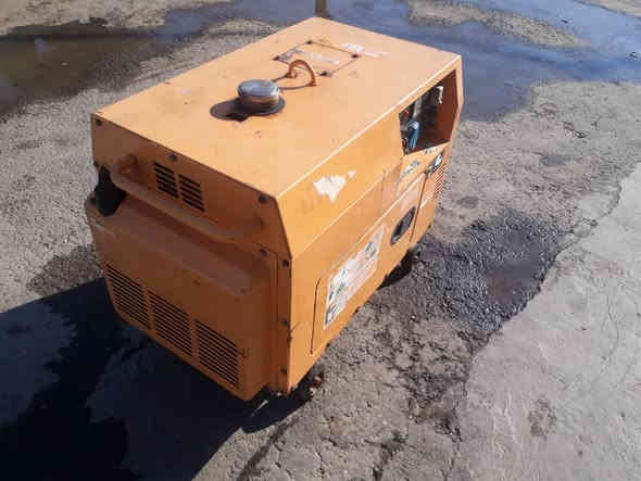 للبيع كامه كاتم خمسه كيفي اخت الجديده ما مفتوح بيه لو برغي المكان بغداد التاجي السعر  550
***********
***********
