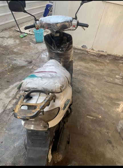 السلام عليكم ورحمة الله وبركاته عندي دراجة 60البيع كوم حديد ***********
