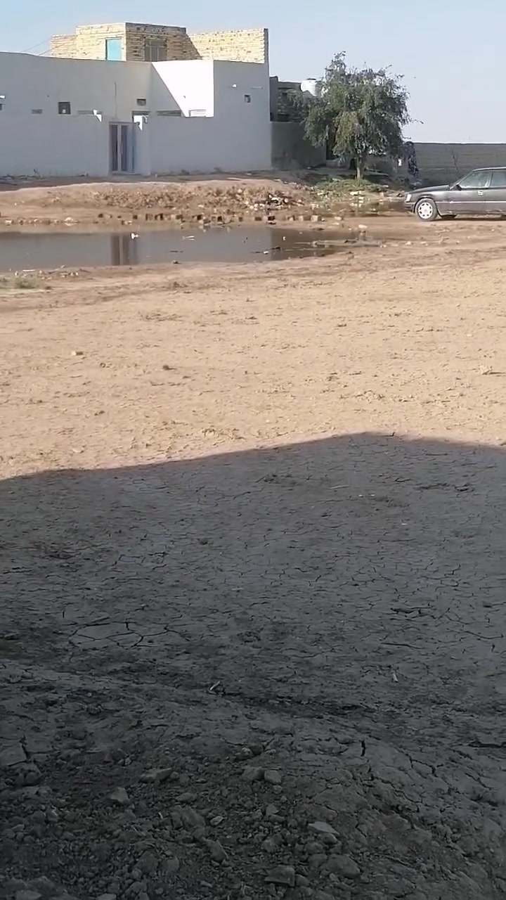 السلام عليكم قطعه للبيع مساحه ٢٠٠متر حي الحسن كلشي متوفر يمه شارعه ٨َمتر استفسار خاص او اتصال ***********
