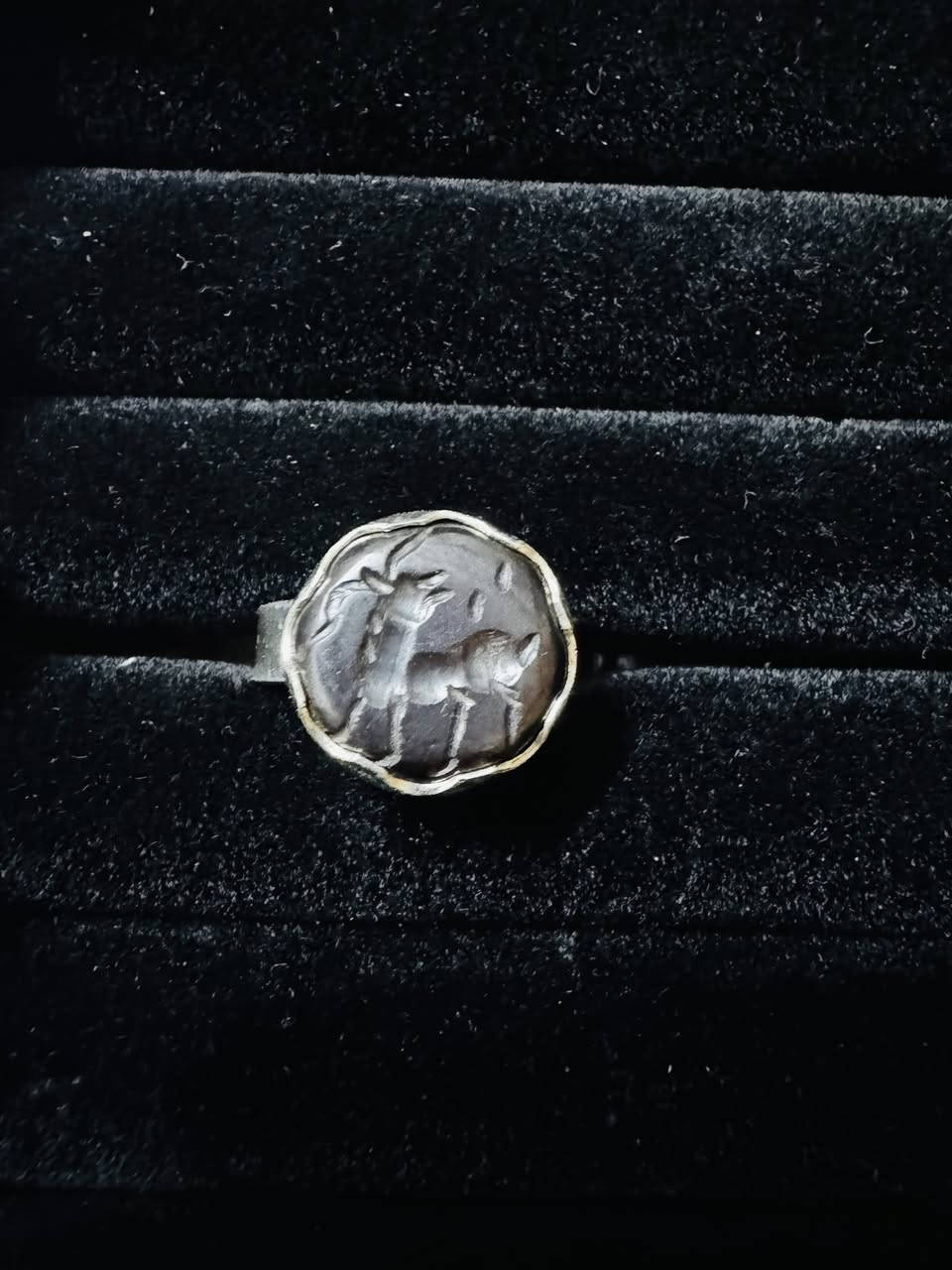 عقيق يماني مرصود قديم 
حديد صيني مكاوي مرصود


**إذا كنت صاحب هذا الإعلان وتريد حذفه لأي سبب، رجاءا أرسل رسالة إلى الدعم الفني**