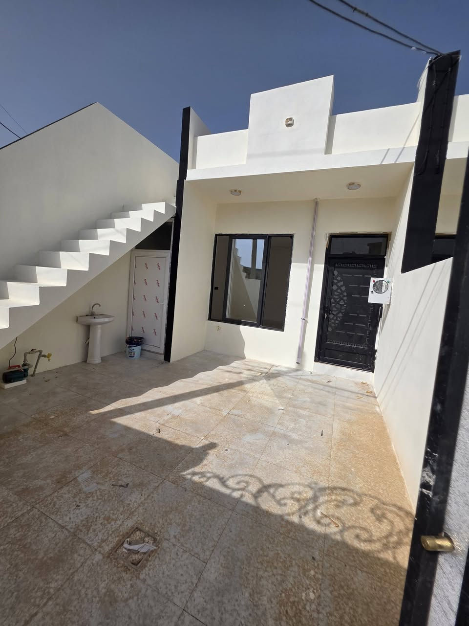 #دار #للبيع  🏠  
#المساحة :-  120 متر 
#الموقع :- بنجاعلي قرب سوك حديقة و قرب شارع عام

#تفاصيل الدار 🏡 
_ ط/١
- استقبال 
- هول 
- غرفتين نووم
- مطبخ بارد
- مطبخ حار 
- صحيات 
- كراج سيارة.
نضام دكت و ثقوف مغربي 

     
#للأستفسار الأتصال على الارقام التالية :-🔶️
 📞 *********** 📲
 📞 *********** 📲
أو مراسلتنا عبر { فايبر ــــ وتساب ــــ 📲} 
أو مراجعة #مكتب شوان للعقارات والمقاولات الكائن في الحرية علاء سايدين بنجاعلي مقابل جامع عبداللة و حديقة مثلاث
{  #نتشرف #بزيارتكم }

