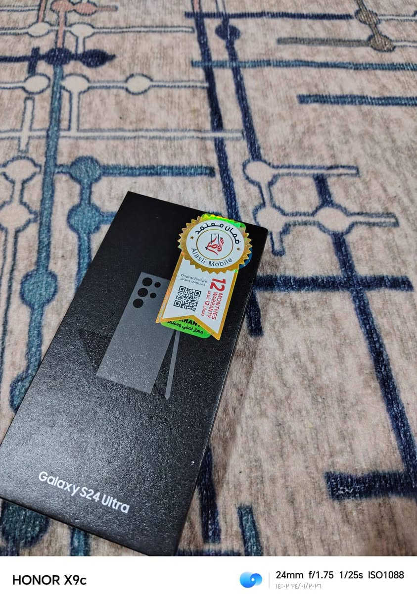 الترا S 24 للبيع  استخدام قليل مكاني نجف وكل محتوياته موجوده.. للاستفسار الاتصال ع الرقم ***********
