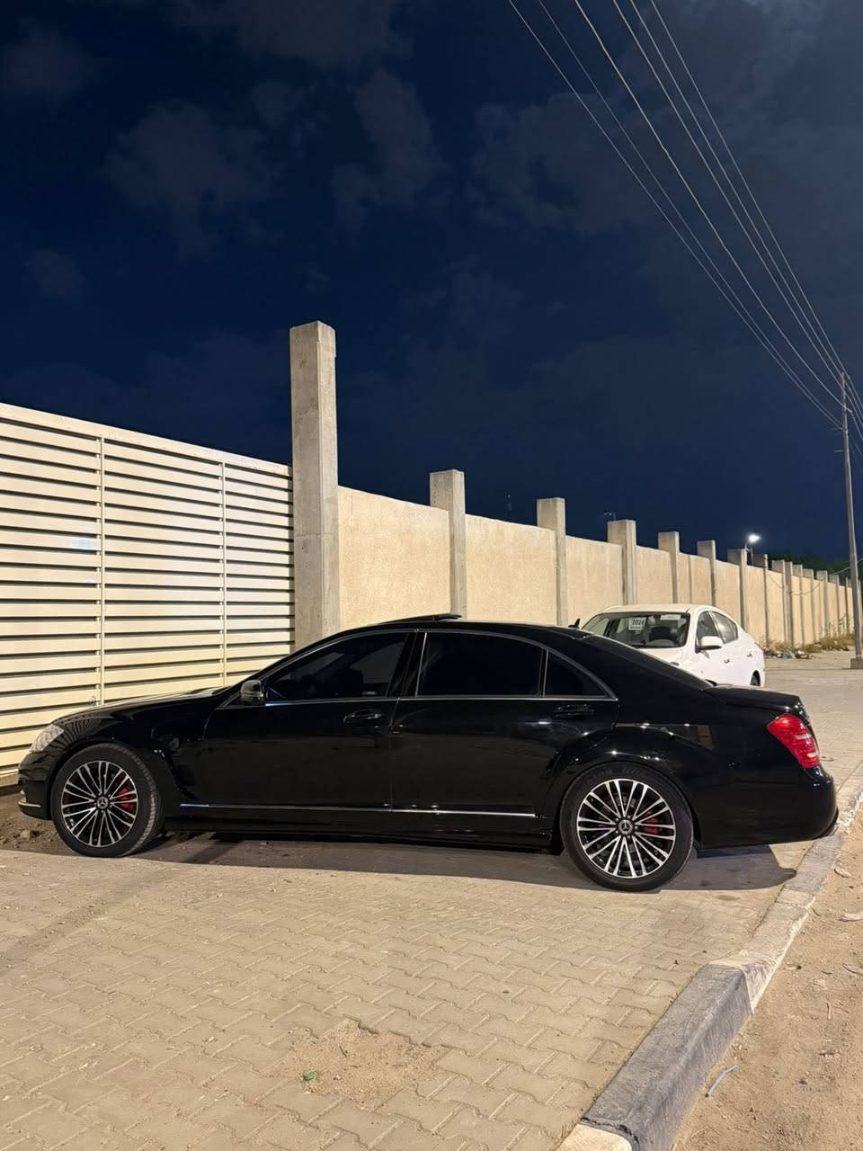 السلام وعليكم
مرسيدس S550 لارج وارد يابان 
موديل 2009 السياره جاهزه 
ماشيه 100
تخم تاير جديد باتري جديد 
حداده 100/100 
كفاله من كص والعشائر 
السعر اتصل وتدلل
مكان السياره بصره
 ***********اتصال 
***********وتساب
