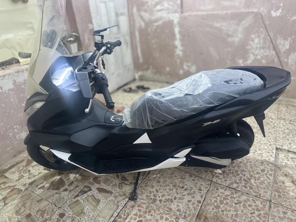 سلام عليكم
دراجة ماليزي PCX 

يدات هيتر 🔥

نظام ABS🌧

جامه طويله بلاديه 🏍

حساس ازدحام (A)

ماشيه ٤١الف 🚶‍♂️

دراجة مال جناي ماخذه من رمبه من لفلاح عل ايدي مو مال شارع بلاديه برغي واحد ممفتوح بيه 

وبيه ضربه موضحه بل صوره بسيطه 

السعر ١٦ وبيه مجال 

للاستفسار رقم ***********

***********

