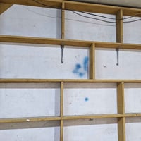 رفوف خشب • ٥ قطع • ٢م×٢م/٢٫٥م×٢٫٥م