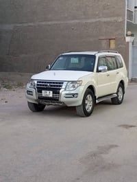 باجيرو • ٢٠٠٨ • فول مواصفات