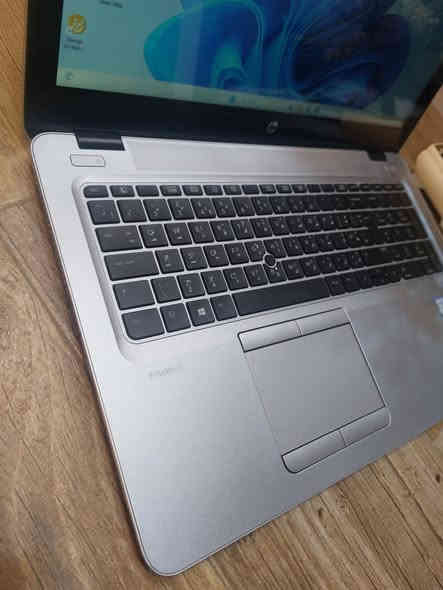 💯💯لابتوب لمس حجم شاشة كبير 15.6 سلم نظافة 100% م 💯💯 
✈️Hp 850 G3✈️
السعر 250  الف_عراقي ) سعر نهائي 

 للتواصل *********** 
العنوان الموصل 
 موصل الجديدة مكتب الابداع الهندسي 
……………………
✓ المعالج Core i5-6200U جيل سادس 
✓ ذاكرة (الرام) 8GB قابل للتطوير 
✓ التخزين( الهارد) 256GB SSD قابل للتطوير 
✓كارت شاشة انتل داخلي  4GB 
✓ مقاس الشاشة كبير 15.6 انج لمس 
✓ كيبورد  عربي انكليزي FULL K.B 
…………………………………
