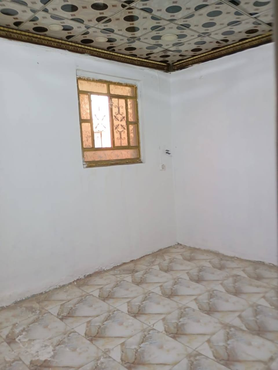 بيت زراعي للبيع مساحه 100بلمهيديه طابقين 4غرف مقابل عمارات الشموخ بشارع جامع سعيد بن جبير ٣فرع عل يسار السعر وباقي التفاصيل خاص او واتساب ملاحضه لبيت فارغ جاهزكافت الخدمات ***********
